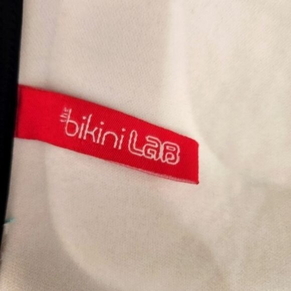 The BIKINI lab Triangle bikini top - Picture 2 of 7